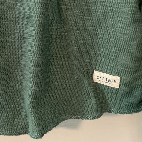 GAP Kids Boys Green Long Sleeve - Picture 3 of 5